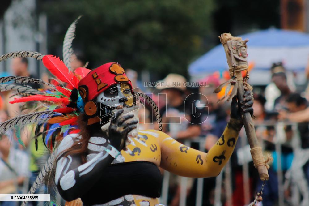 Annual Dia de Muertos Parade - Mexico City