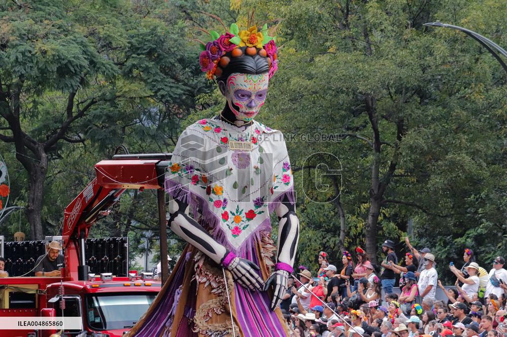 Annual Dia de Muertos Parade - Mexico City