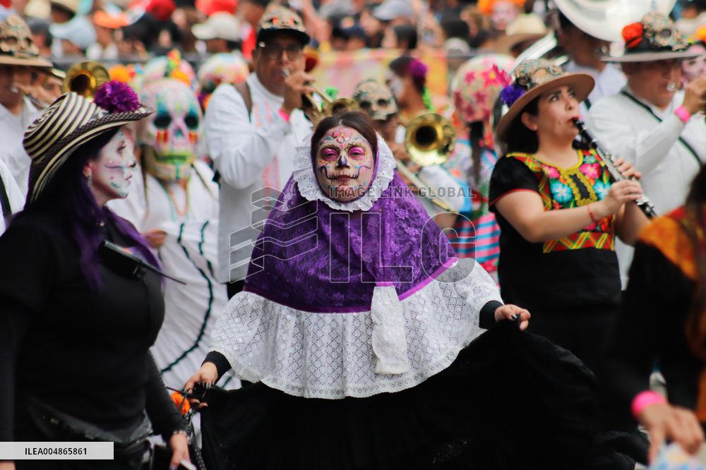 Annual Dia de Muertos Parade - Mexico City