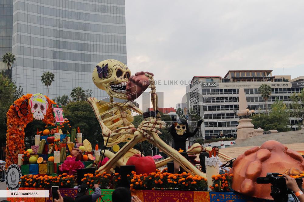 Annual Dia de Muertos Parade - Mexico City