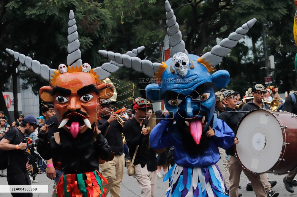 Annual Dia de Muertos Parade - Mexico City