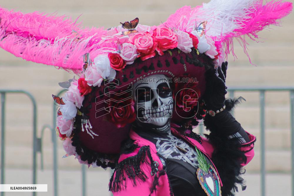 Annual Dia de Muertos Parade - Mexico City