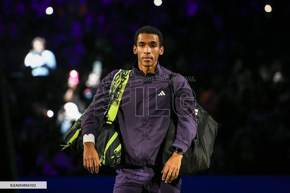 Jannik Sinner vs Felix Auger-Aliassime at Rolex Paris Masters 2025 in Paris FA