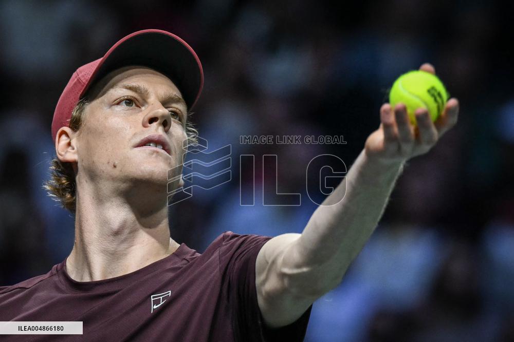 Jannik Sinner vs Felix Auger-Aliassime at Rolex Paris Masters 2025 in Paris FA