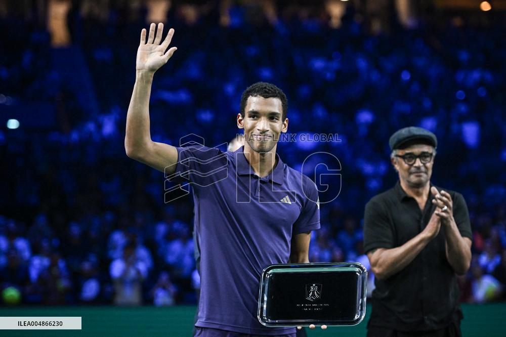 Jannik Sinner celebrates victory at Rolex Paris Masters 2025 in Paris FA