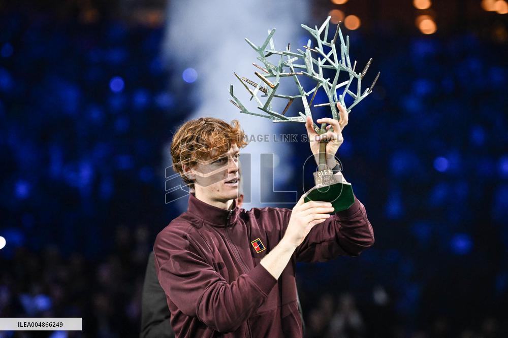 Jannik Sinner celebrates victory at Rolex Paris Masters 2025 in Paris FA