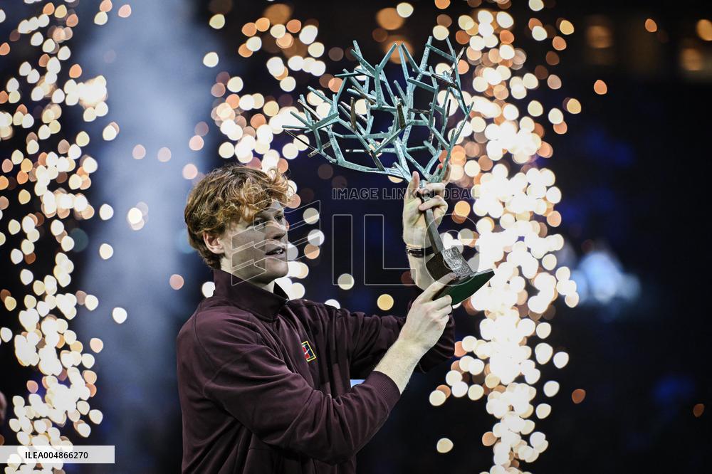 Jannik Sinner celebrates victory at Rolex Paris Masters 2025 in Paris FA
