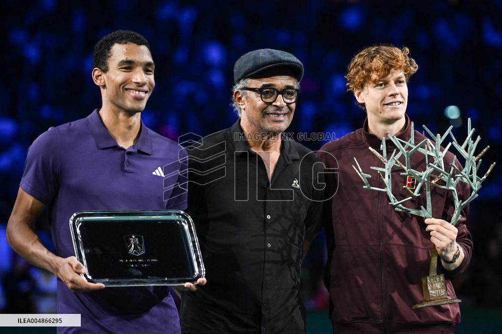 Jannik Sinner celebrates victory at Rolex Paris Masters 2025 in Paris FA