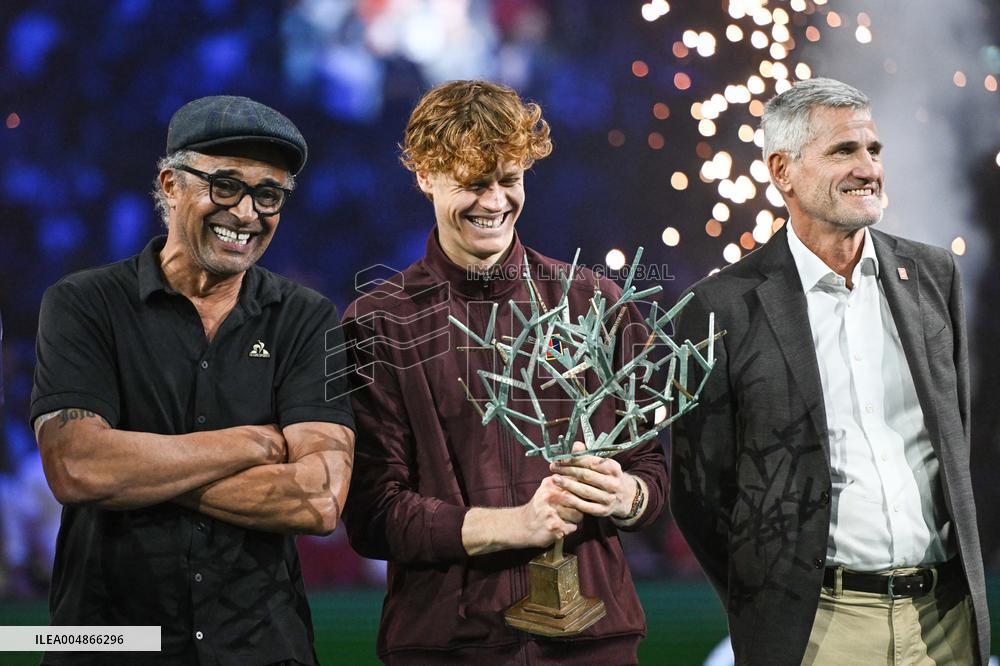 Jannik Sinner celebrates victory at Rolex Paris Masters 2025 in Paris FA