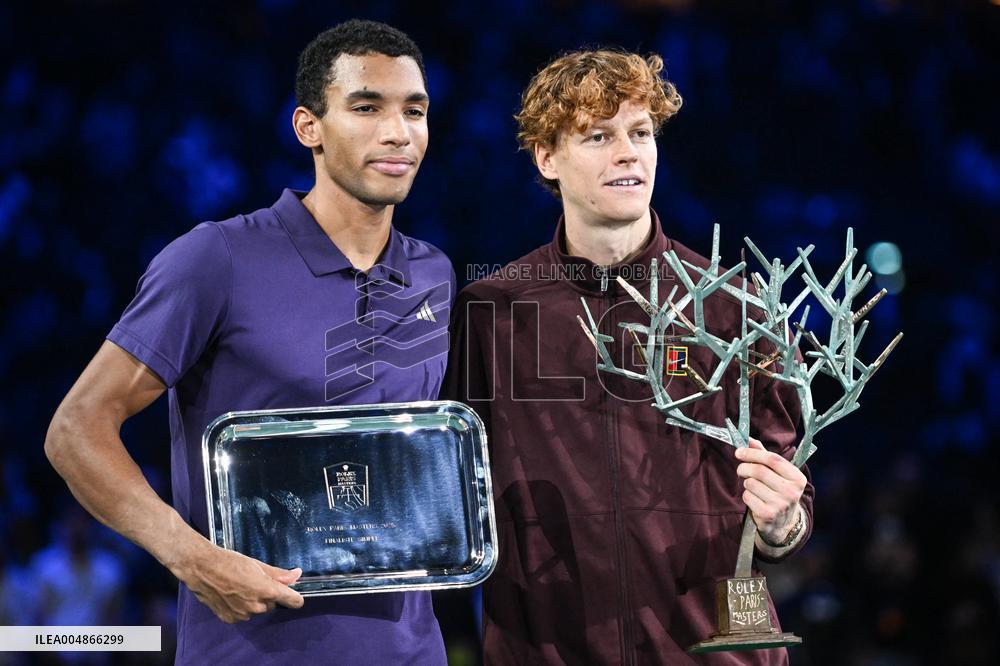 Jannik Sinner celebrates victory at Rolex Paris Masters 2025 in Paris FA