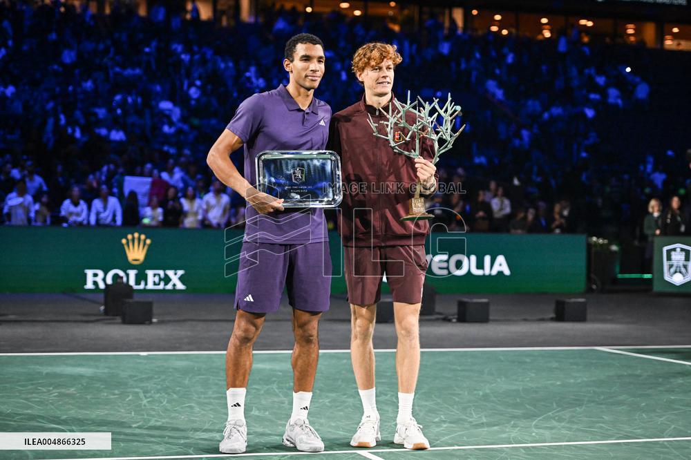 Jannik Sinner celebrates victory at Rolex Paris Masters 2025 in Paris FA