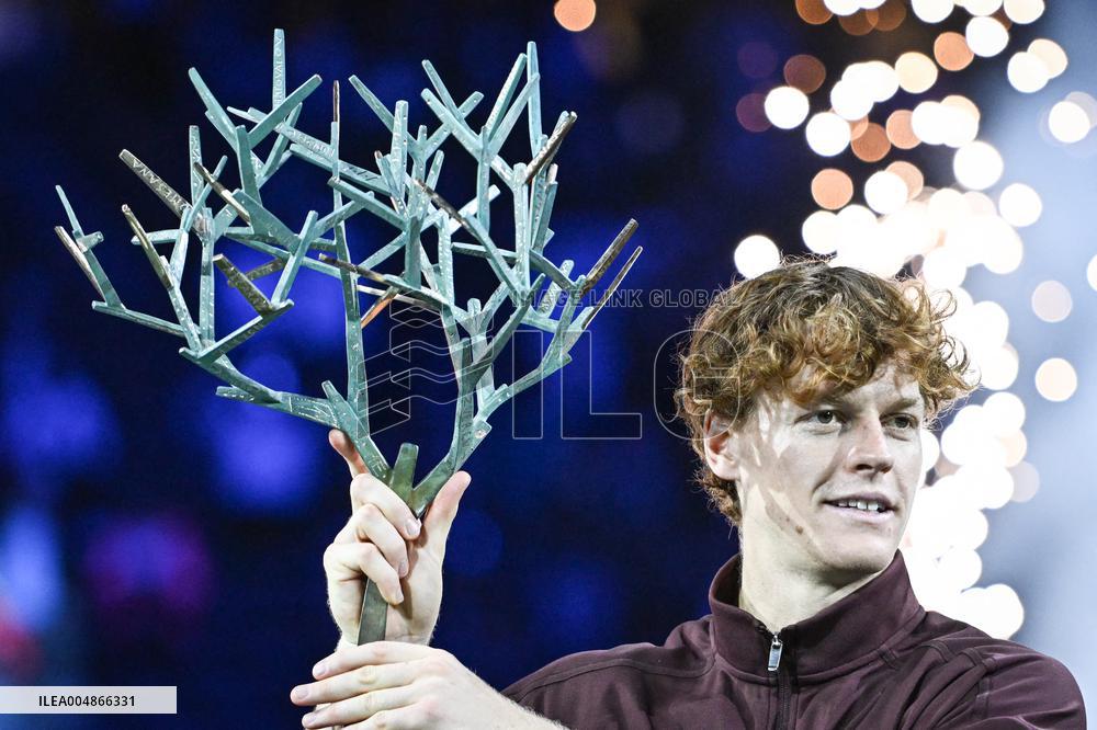 Jannik Sinner celebrates victory at Rolex Paris Masters 2025 in Paris FA