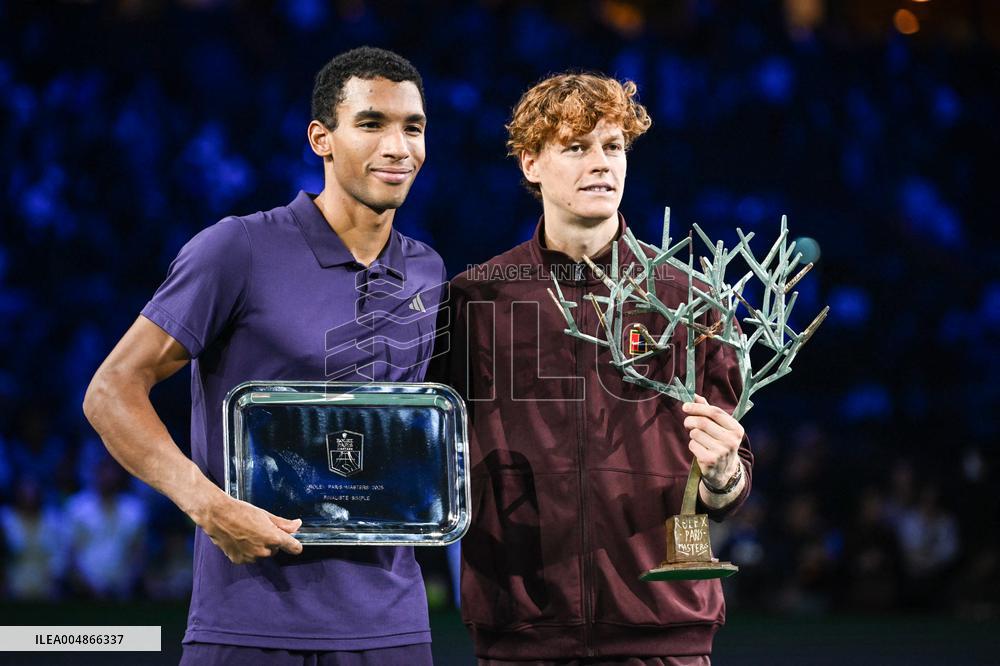 Jannik Sinner celebrates victory at Rolex Paris Masters 2025 in Paris FA