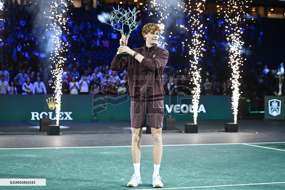 Jannik Sinner celebrates victory at Rolex Paris Masters 2025 in Paris FA
