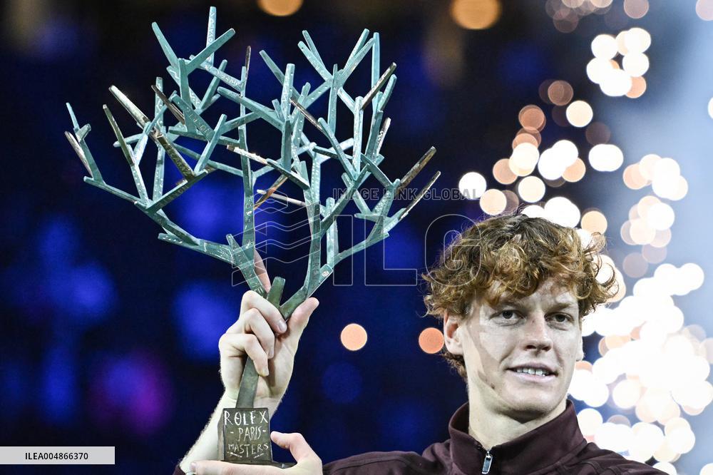 Jannik Sinner celebrates victory at Rolex Paris Masters 2025 in Paris FA
