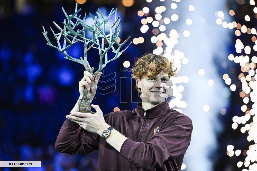 Jannik Sinner celebrates victory at Rolex Paris Masters 2025 in Paris FA
