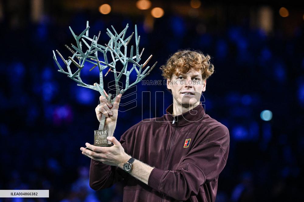 Jannik Sinner celebrates victory at Rolex Paris Masters 2025 in Paris FA