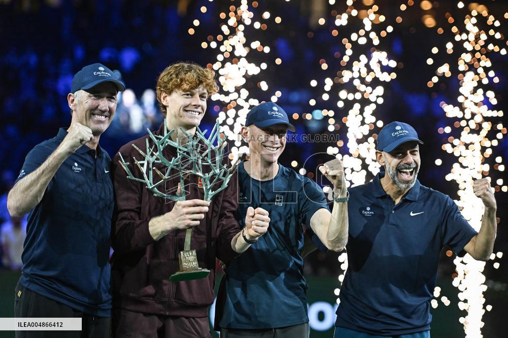 Jannik Sinner celebrates victory at Rolex Paris Masters 2025 in Paris FA