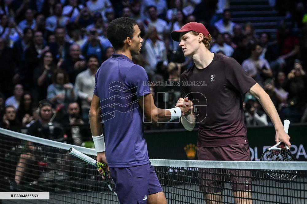 Jannik Sinner vs Felix Auger-Aliassime at Rolex Paris Masters 2025 in Paris FA