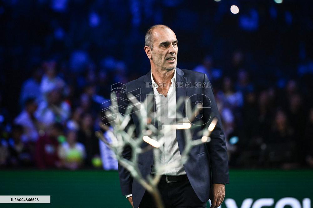 Jannik Sinner celebrates victory at Rolex Paris Masters 2025 in Paris FA