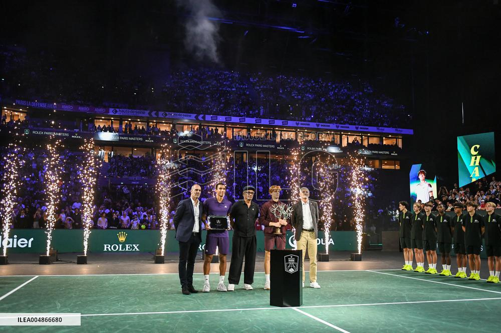 Jannik Sinner celebrates victory at Rolex Paris Masters 2025 in Paris FA