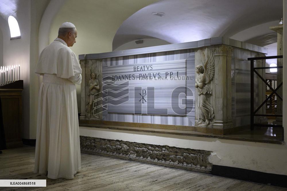 Pope Leo XIV In The Crypt Of The Popes On All Souls Day - Vatican