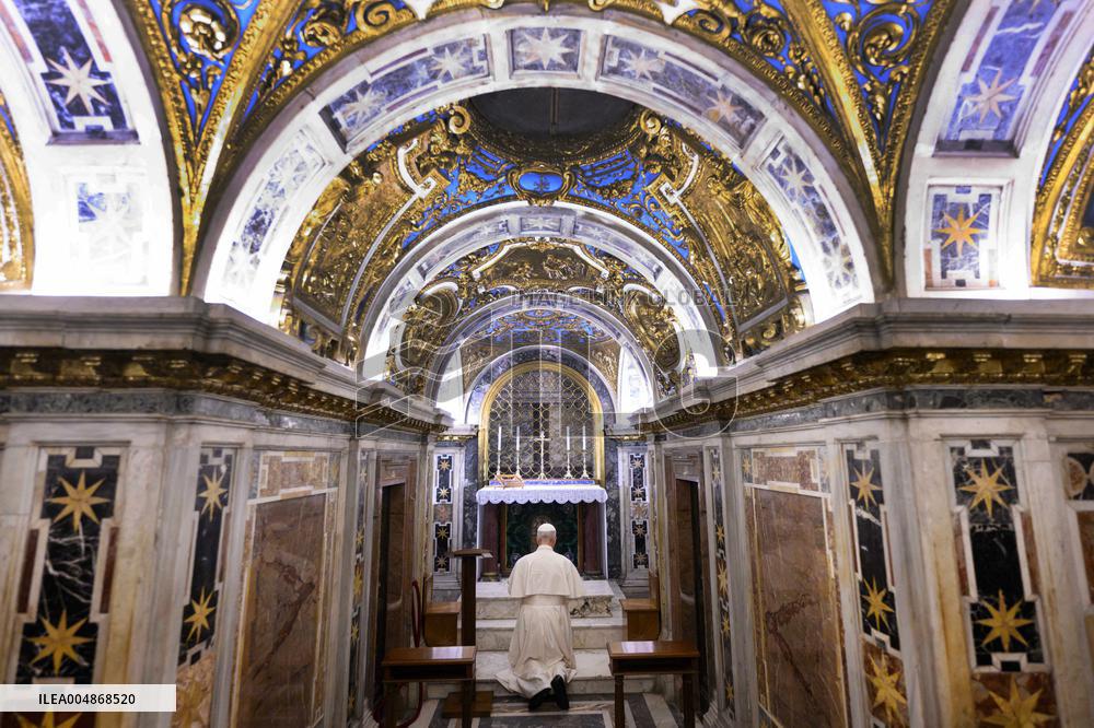 Pope Leo XIV In The Crypt Of The Popes On All Souls Day - Vatican