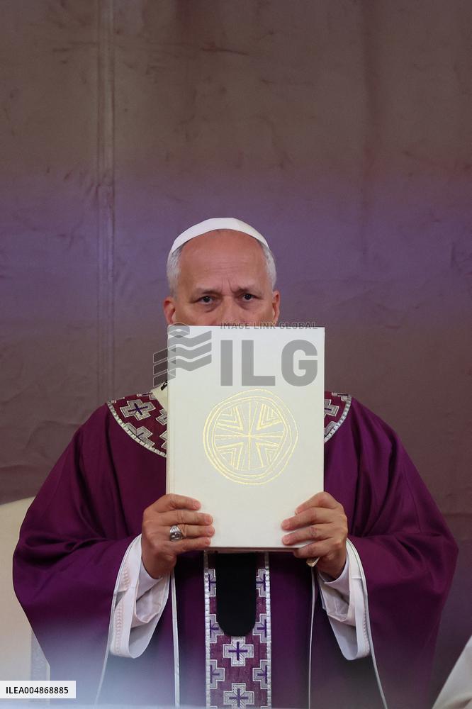 Pope Leone XIV Celebrates Mass at Verano Cemetery - Rome