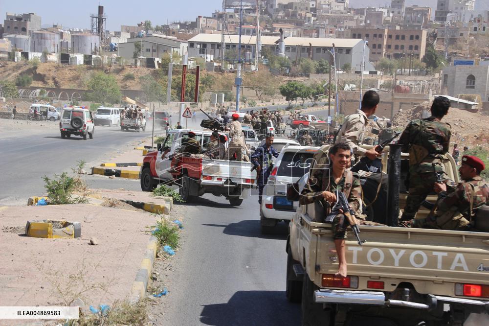 File - Yemeni Army Operation - Taiz