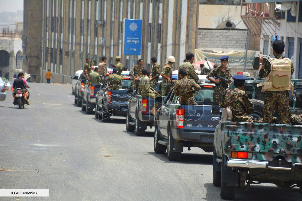 File - Yemeni Army Operation - Taiz