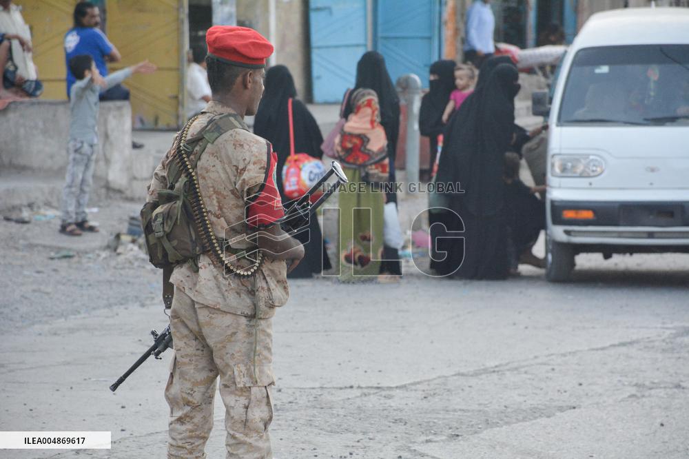 File - Yemeni Army Operation - Taiz