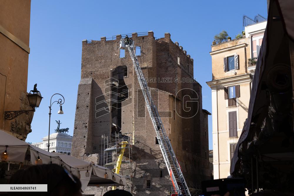 Collapse Of The Torre Dei Conti In The Imperial Forums - Rome