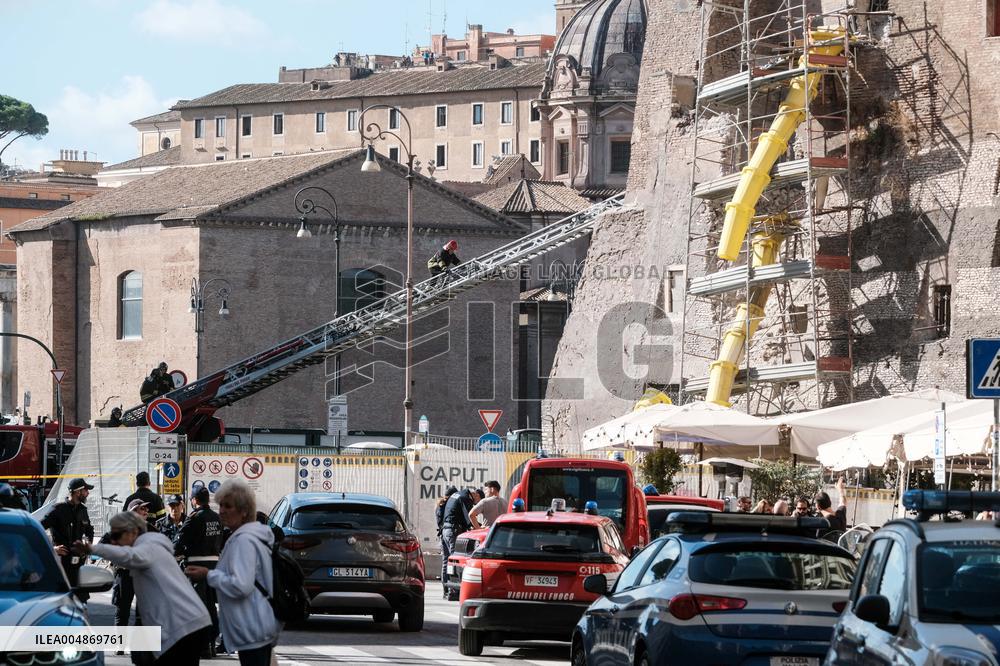Collapse Of The Torre Dei Conti In The Imperial Forums - Rome