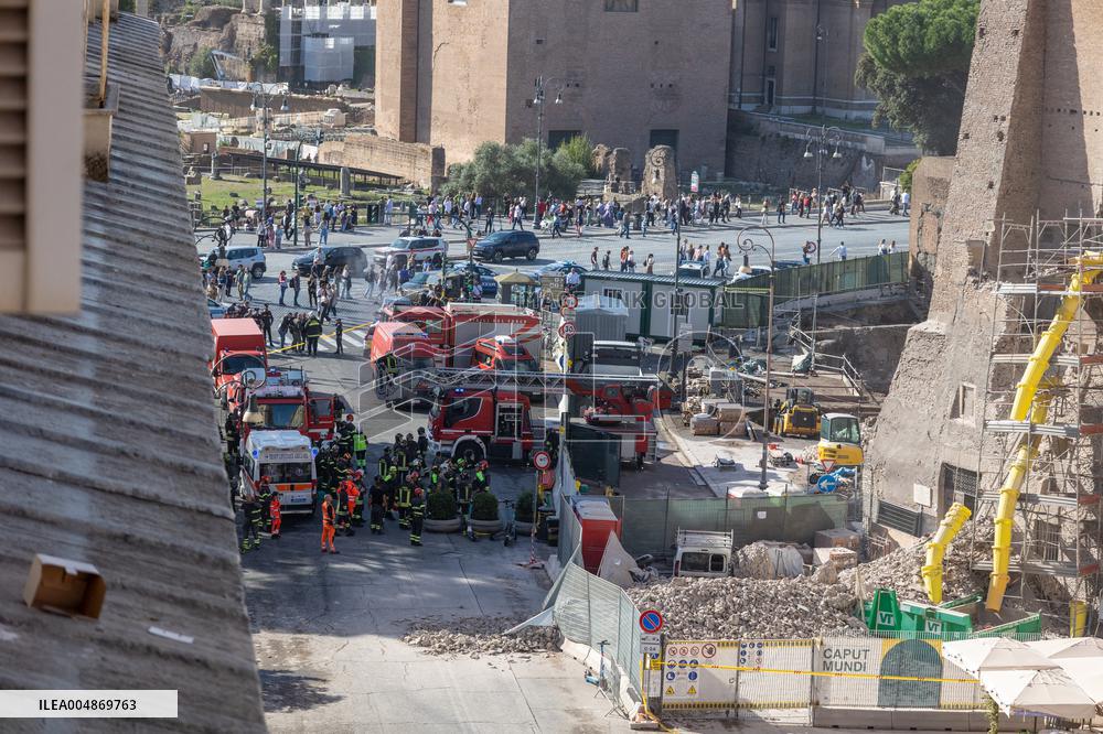 Collapse Of The Torre Dei Conti In The Imperial Forums - Rome