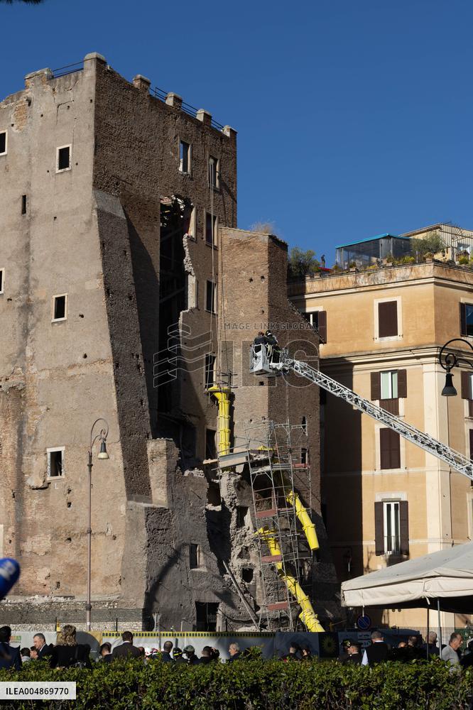 Collapse Of The Torre Dei Conti In The Imperial Forums - Rome