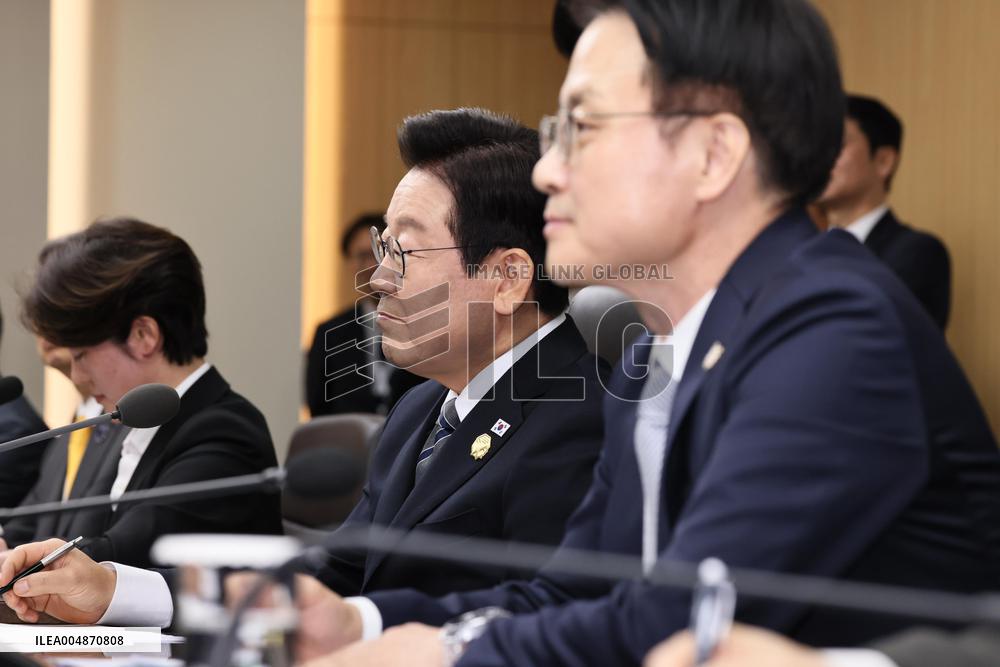 Japan-S. Korea summit