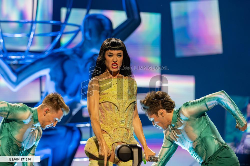 Katy Perry At The Life Times Tour 2025 - Casalecchio di Reno