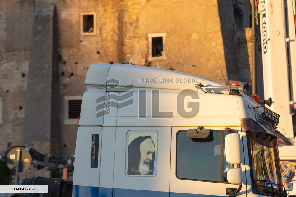 Worker Dies in Medieval Tower Collapse - Rome