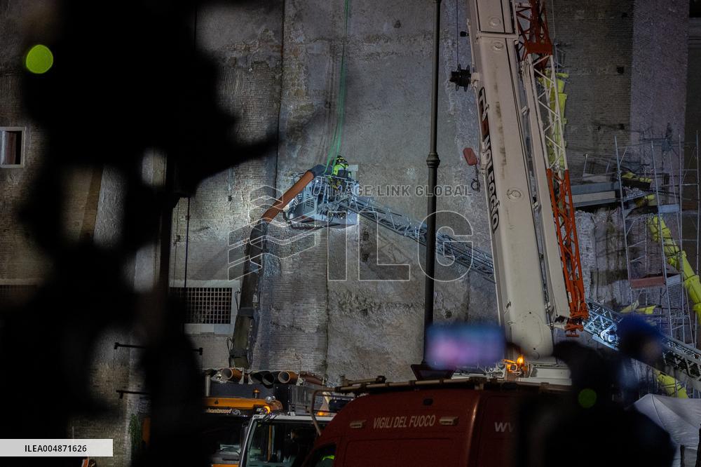 Worker Dies in Medieval Tower Collapse - Ro