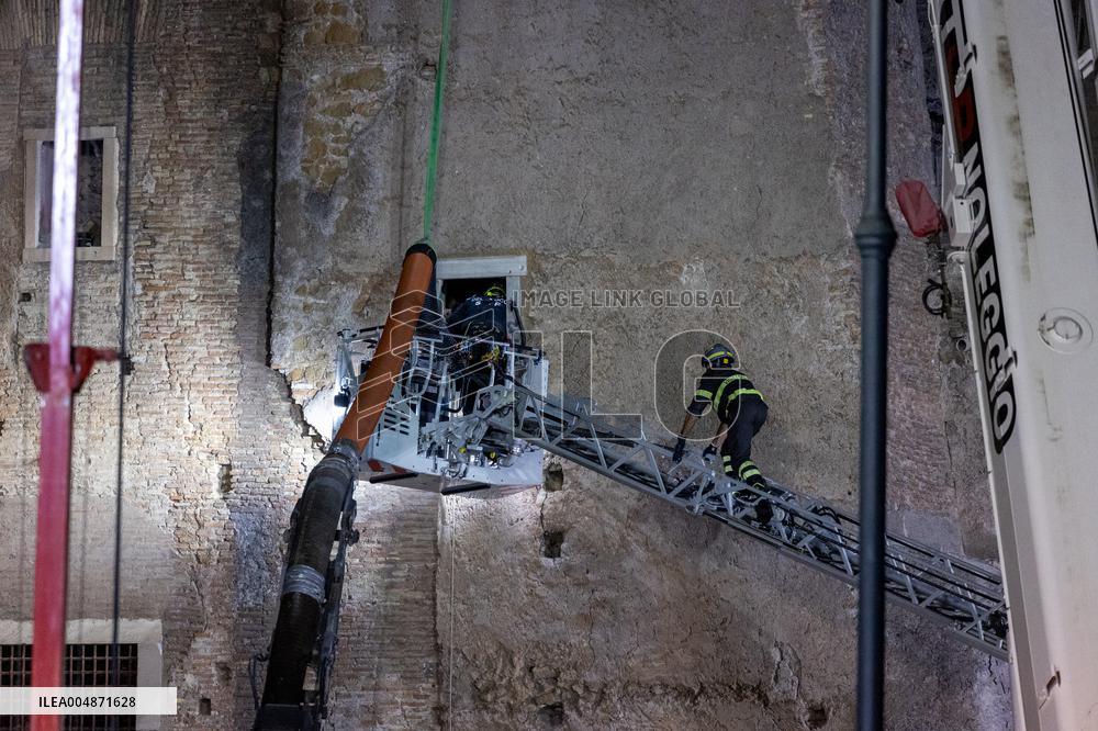Worker Dies in Medieval Tower Collapse - Ro