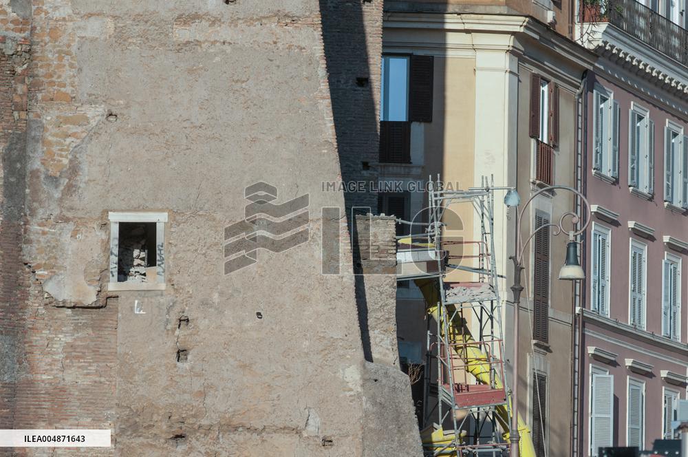 Worker Dies in Medieval Tower Collapse - Rome