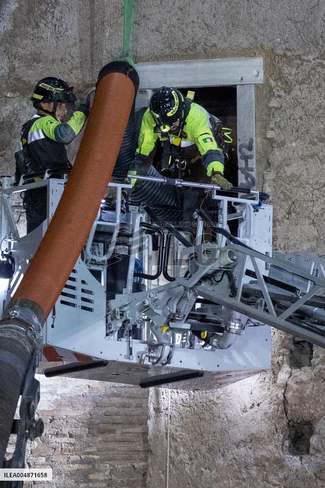 Worker Dies in Medieval Tower Collapse - Ro