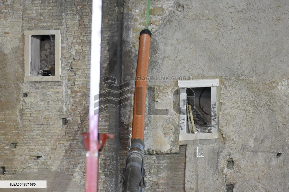 Worker Dies in Medieval Tower Collapse - Ro