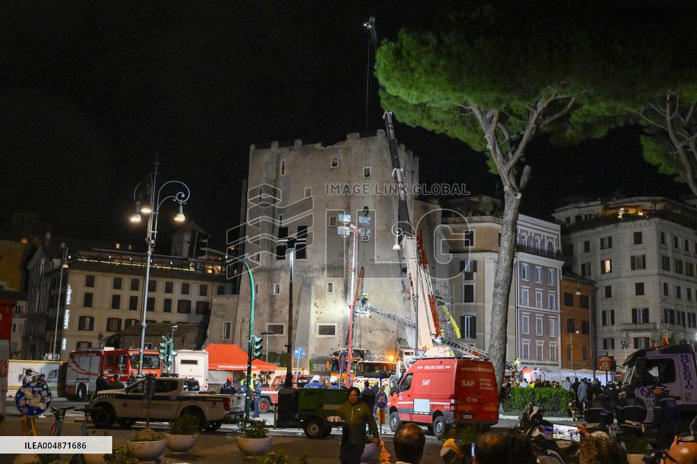 Worker Dies in Medieval Tower Collapse - Ro