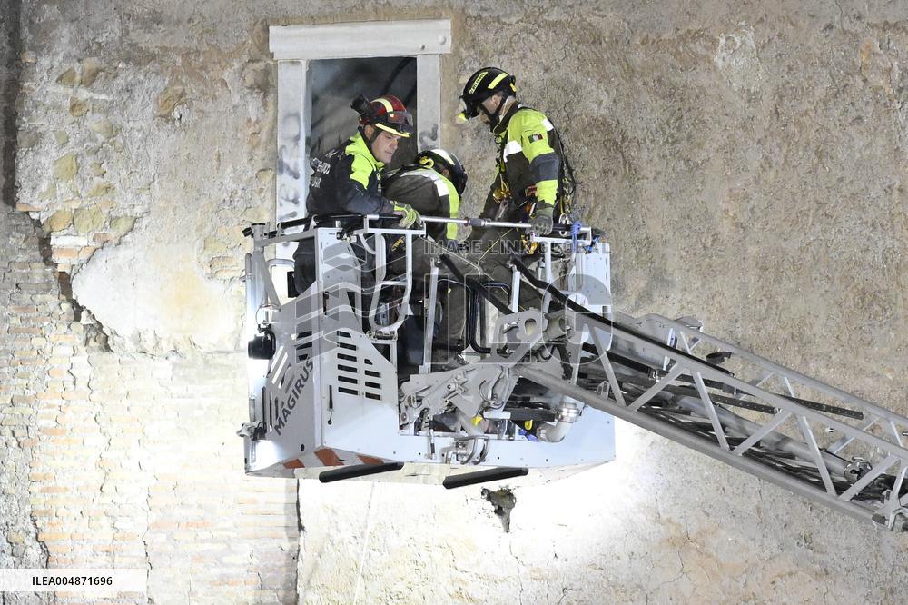 Worker Dies in Medieval Tower Collapse - Ro