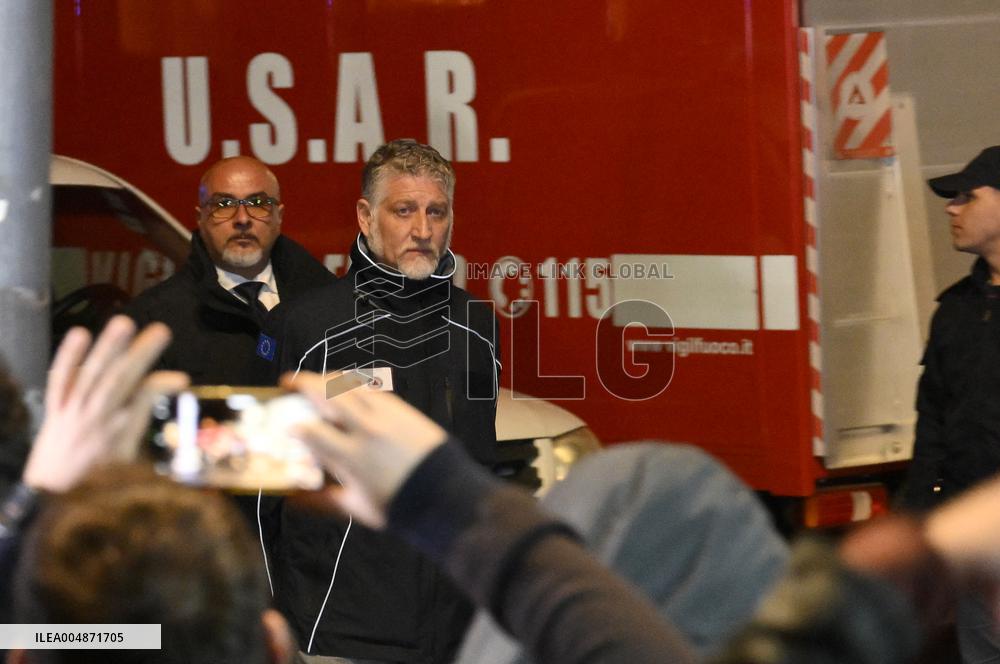 Worker Dies in Medieval Tower Collapse - Ro