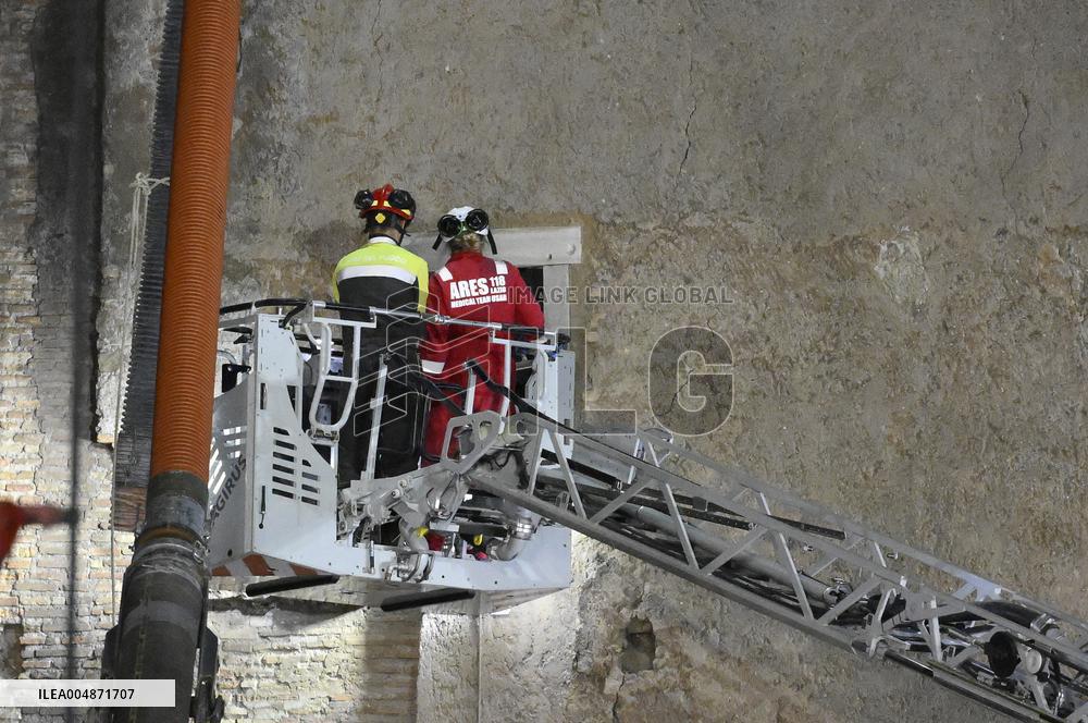 Worker Dies in Medieval Tower Collapse - Ro