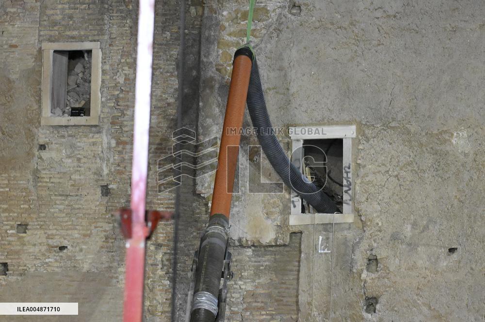 Worker Dies in Medieval Tower Collapse - Ro