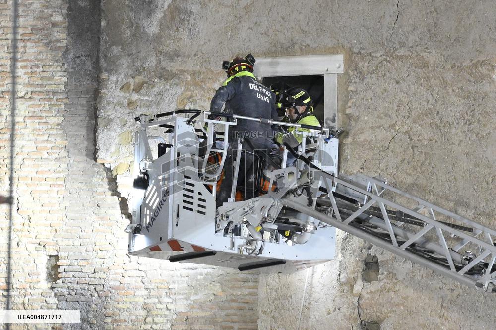 Worker Dies in Medieval Tower Collapse - Ro