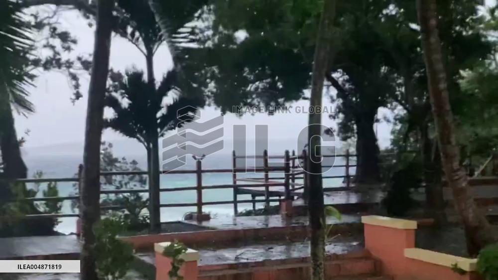 Philippines: Typhoon Kalmaegi Lashes Central Regions With Strong Winds and Heavy Rain 2